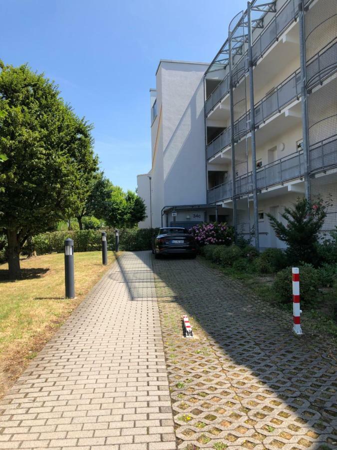 Parkplatz Und Balkon - Burberg'S Heimathafen In Wiesbaden Exterior foto